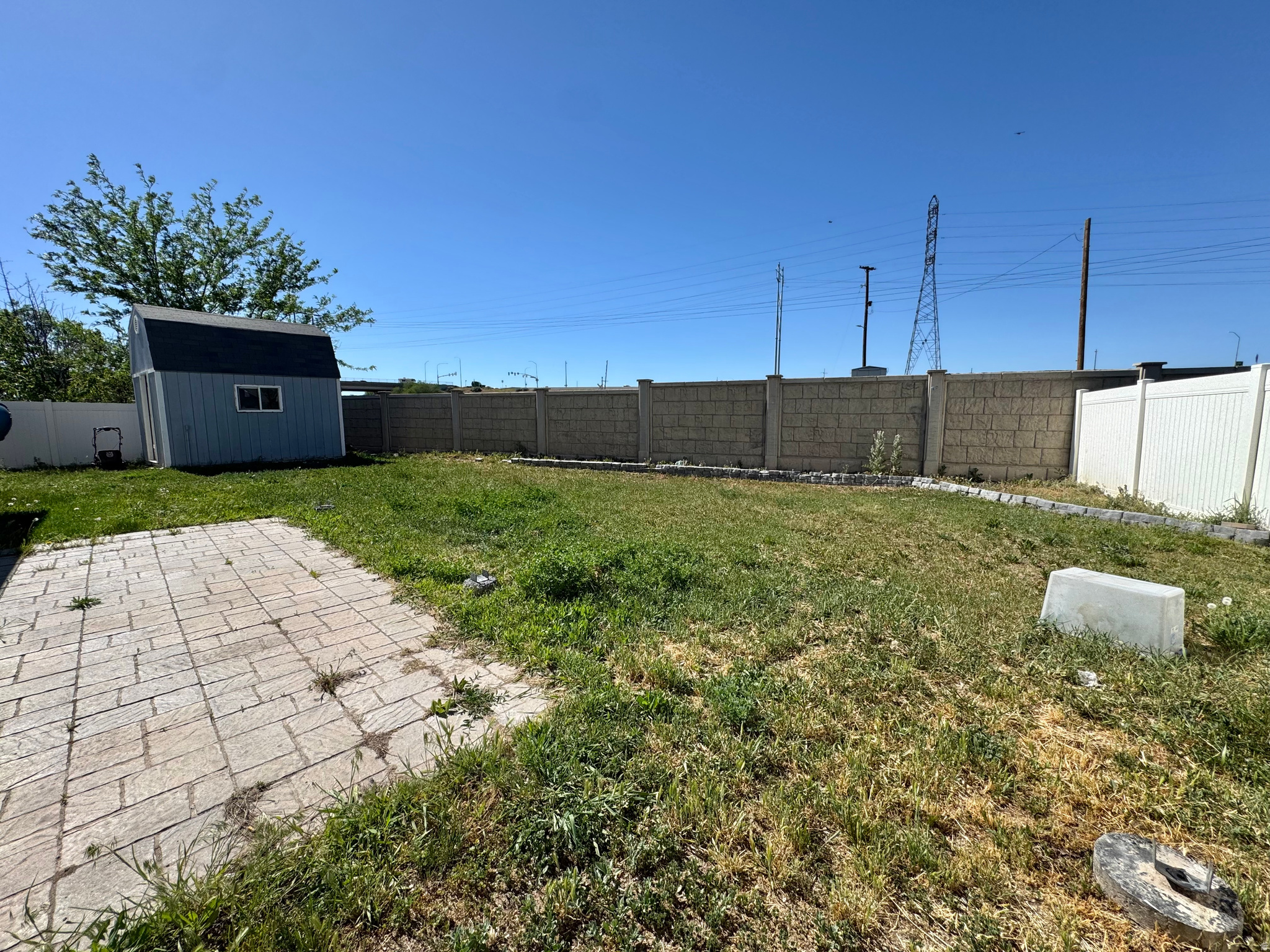 MONTGOMERY VILLA - Residential