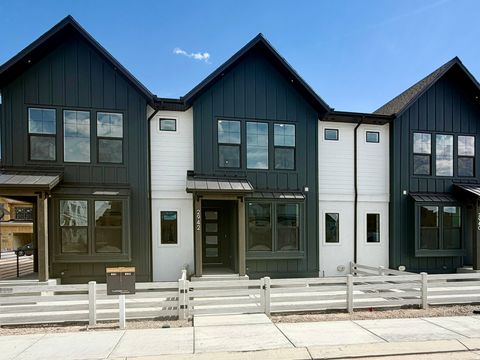 Photo of 2942 N LONE PINE ST #662, Eagle Mountain, UT 84005 (MLS # 2152007)