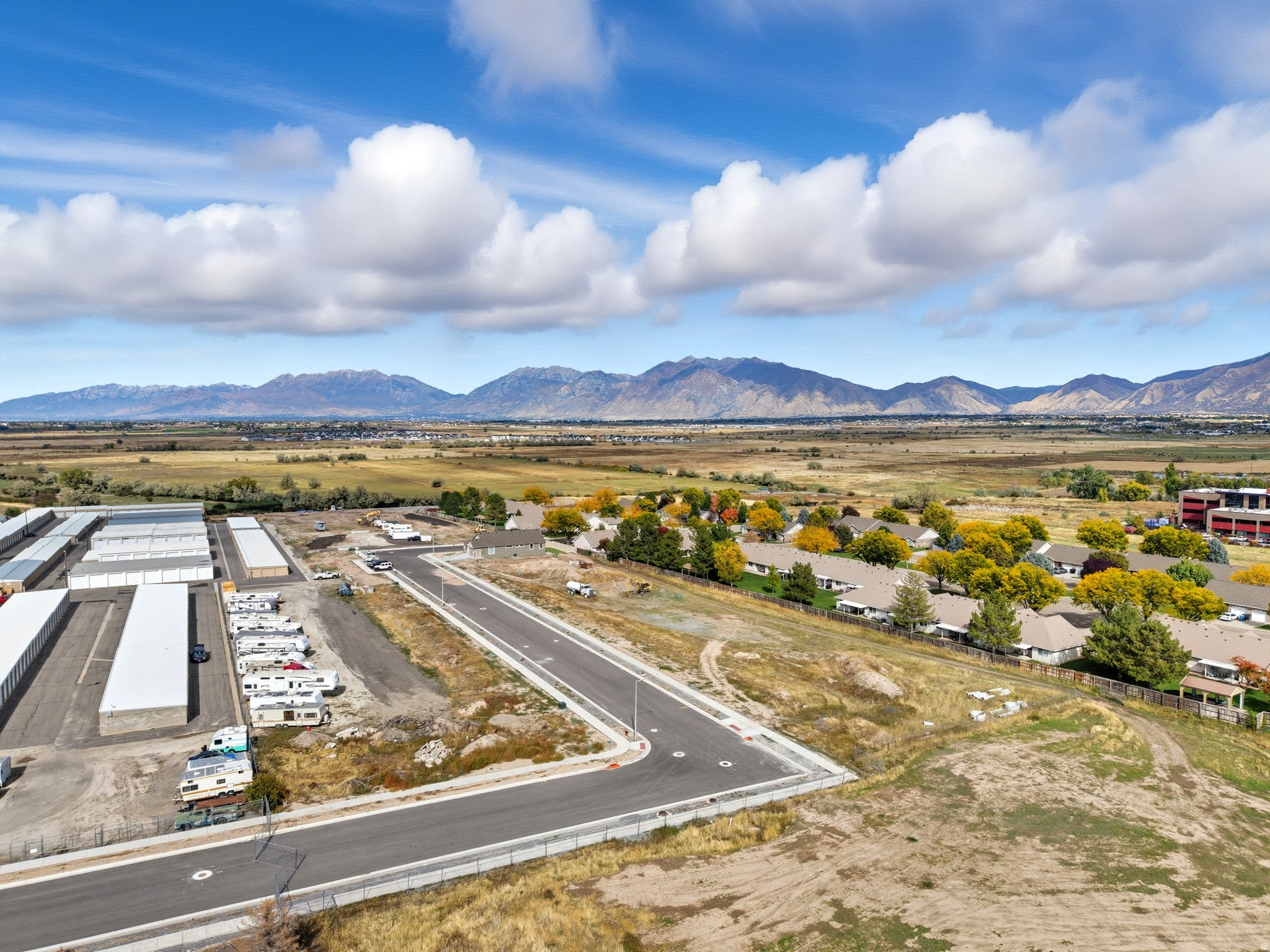 MOUNT LOAFER FLATS - Residential