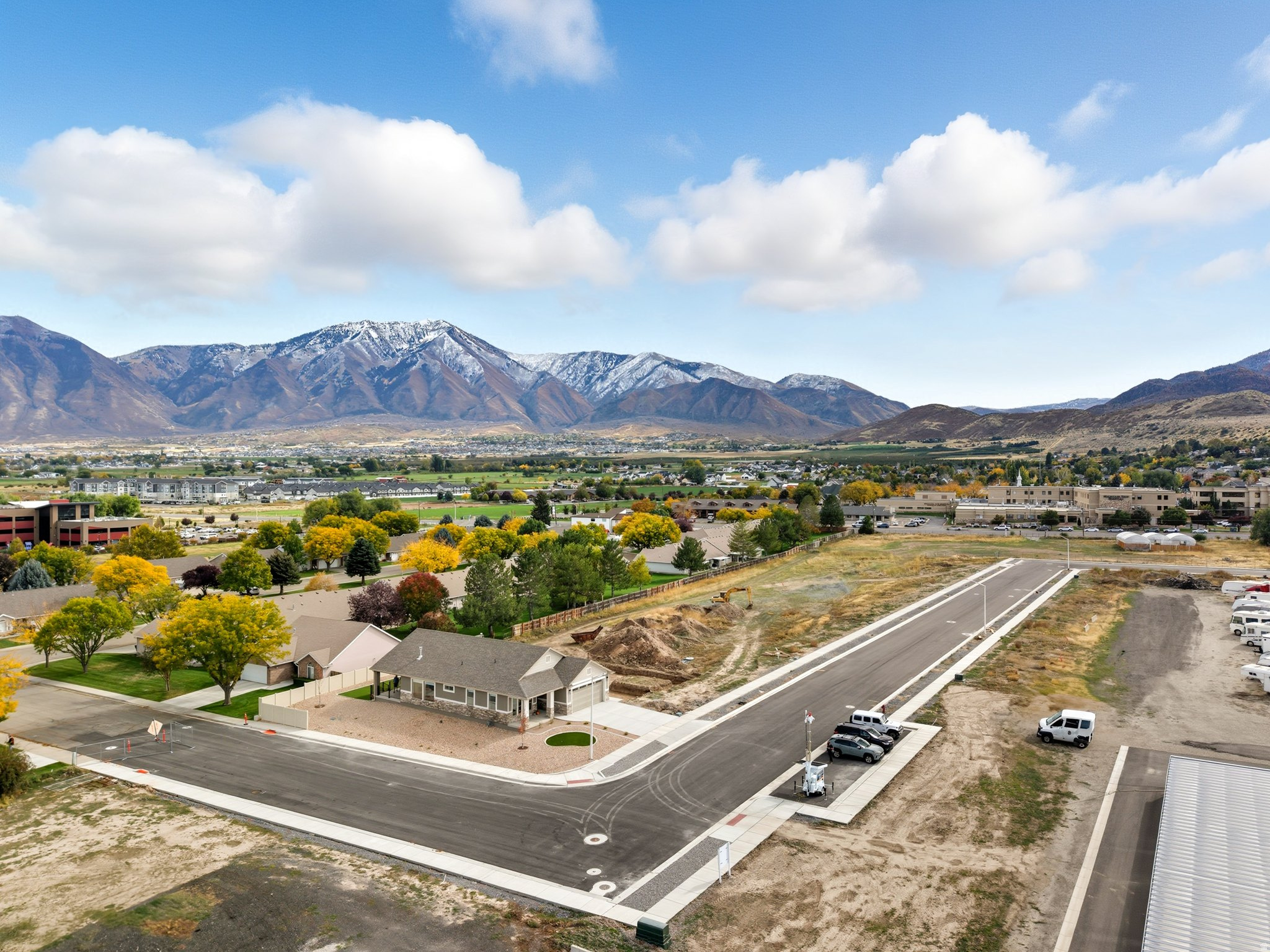 MOUNT LOAFER FLATS - Residential