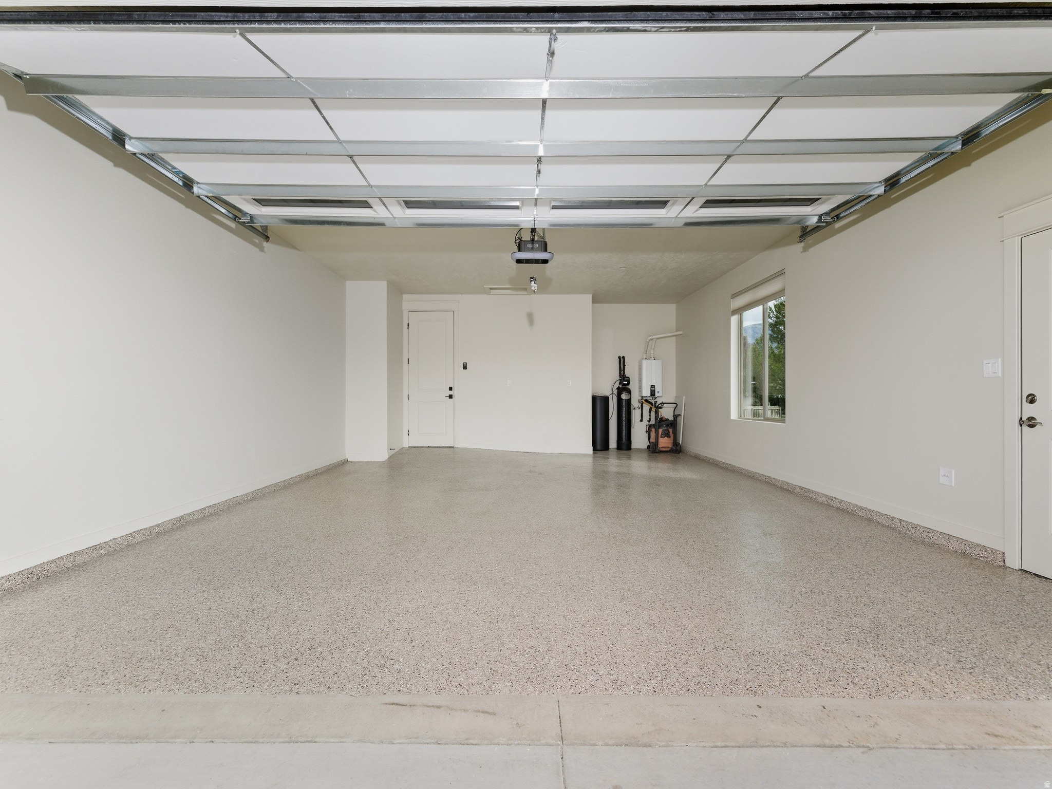 MOUNT LOAFER FLATS - Residential