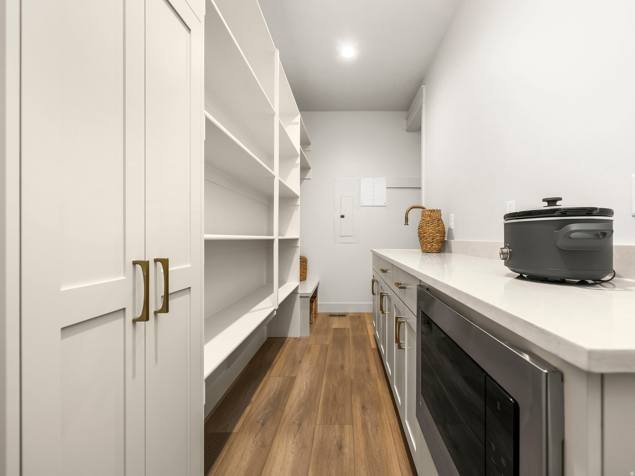 MOUNT LOAFER FLATS - Residential