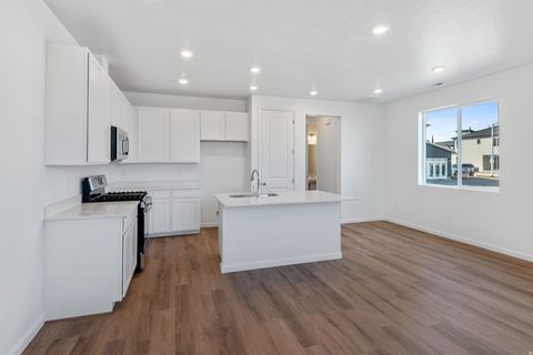 Tiny photo for 1333 E 1670 N #816, Payson, UT 84651 (MLS # 2137906)