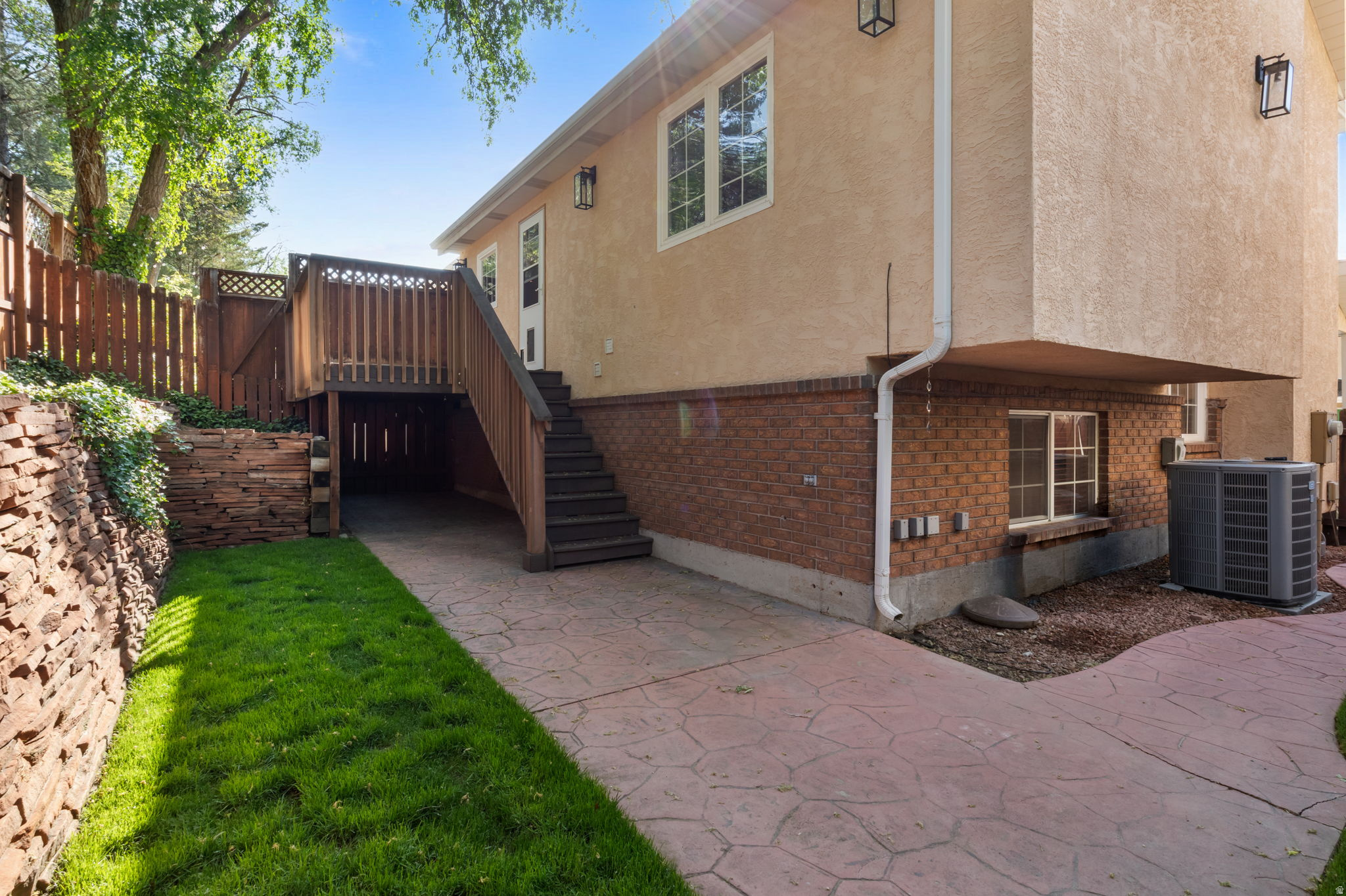 SPRING CIRCLE - Residential