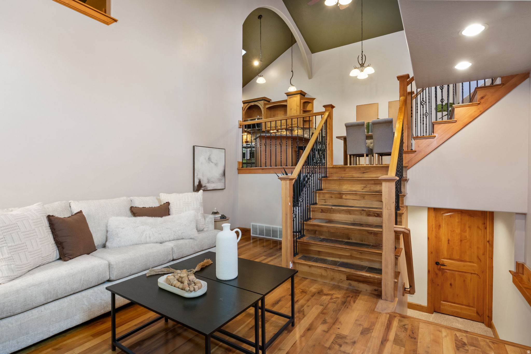 SPRING CIRCLE - Residential
