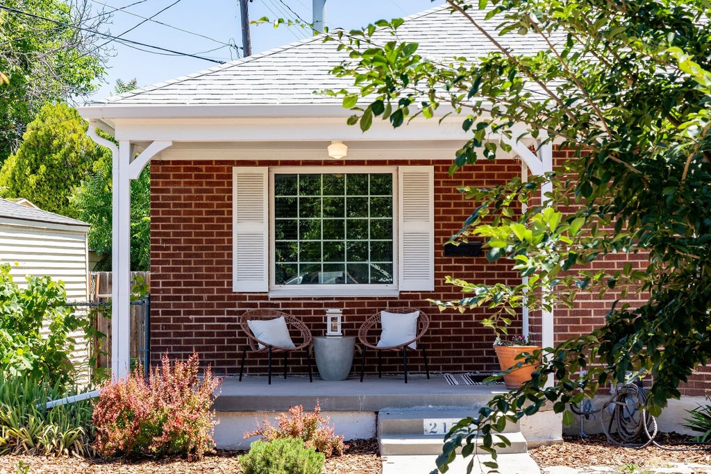 Photo of 2173 S NOWELL CIR E, Salt Lake City, UT 84115 (MLS # 2165919)