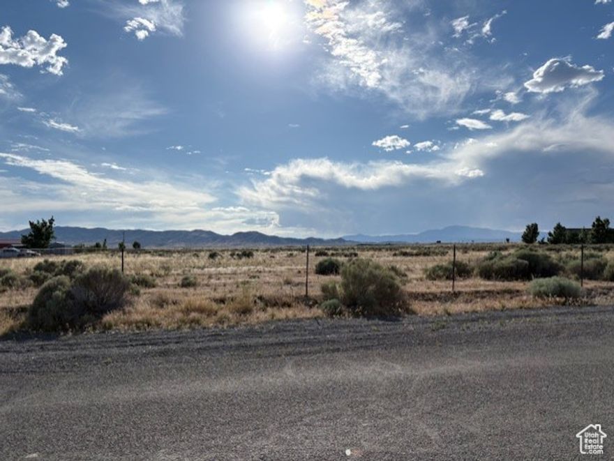 Situated right next to a wonderful school, this property offers the perfect blend of convenience and potential. Enjoy the benefits of city utilities at your fingertips, making it easy to develop your dream project. Whether you're looking to invest or create a family haven, this is your chance to seize a highly desirable location with endless possibilities. Don't miss out-this gem won't last long!