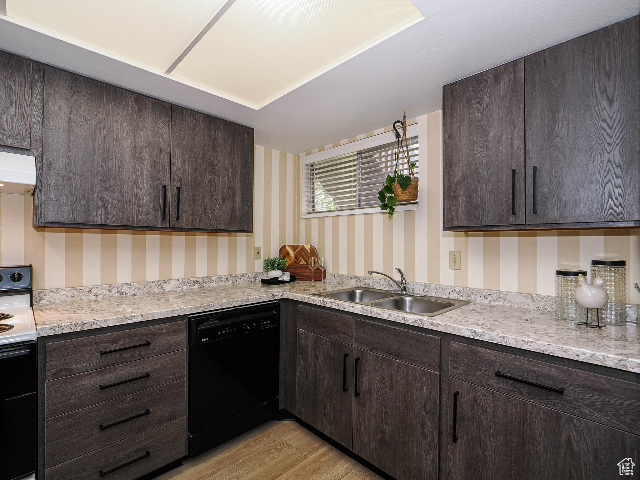 COUNTRY WOOD ESTATES - Residential