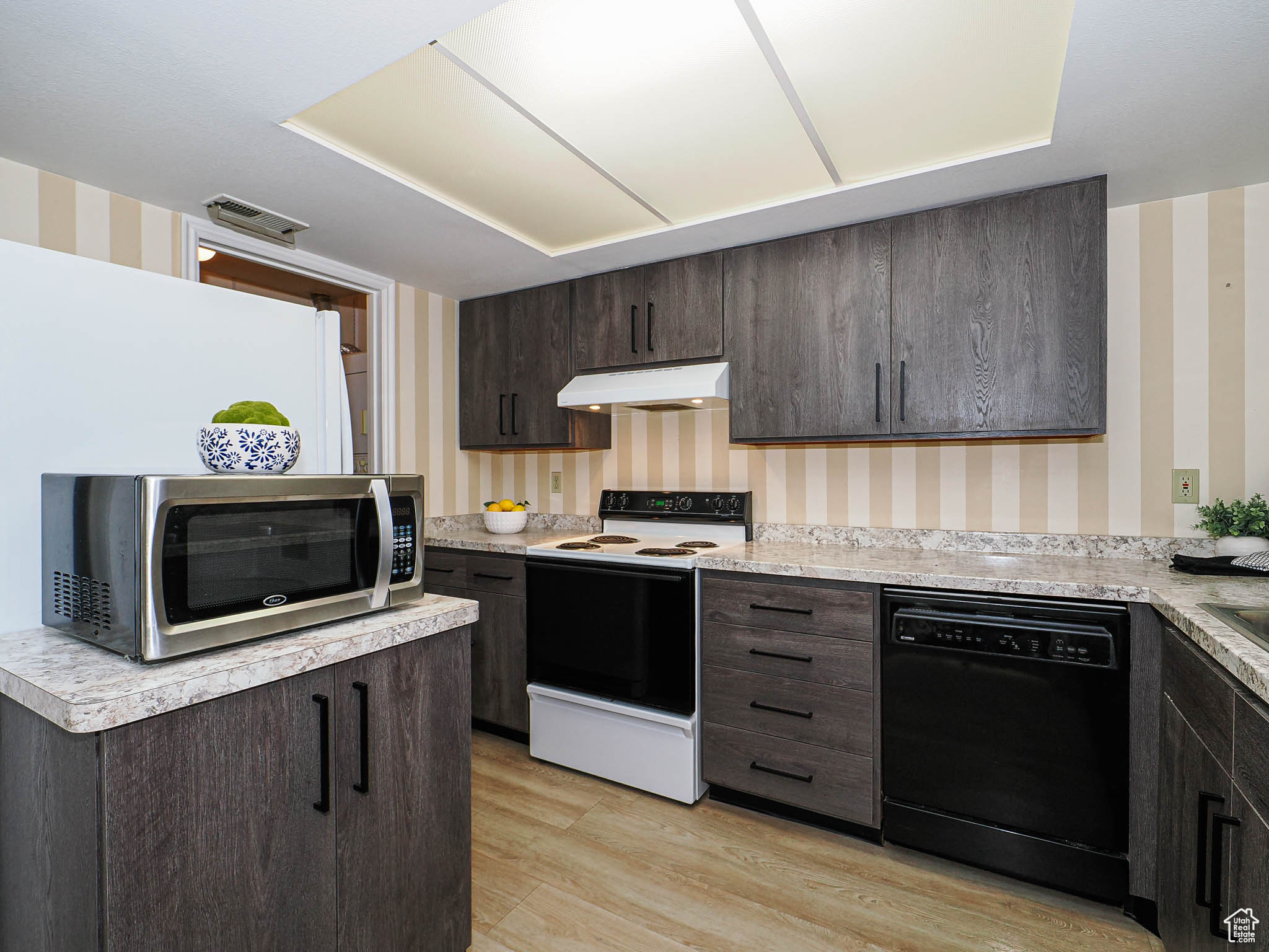 COUNTRY WOOD ESTATES - Residential