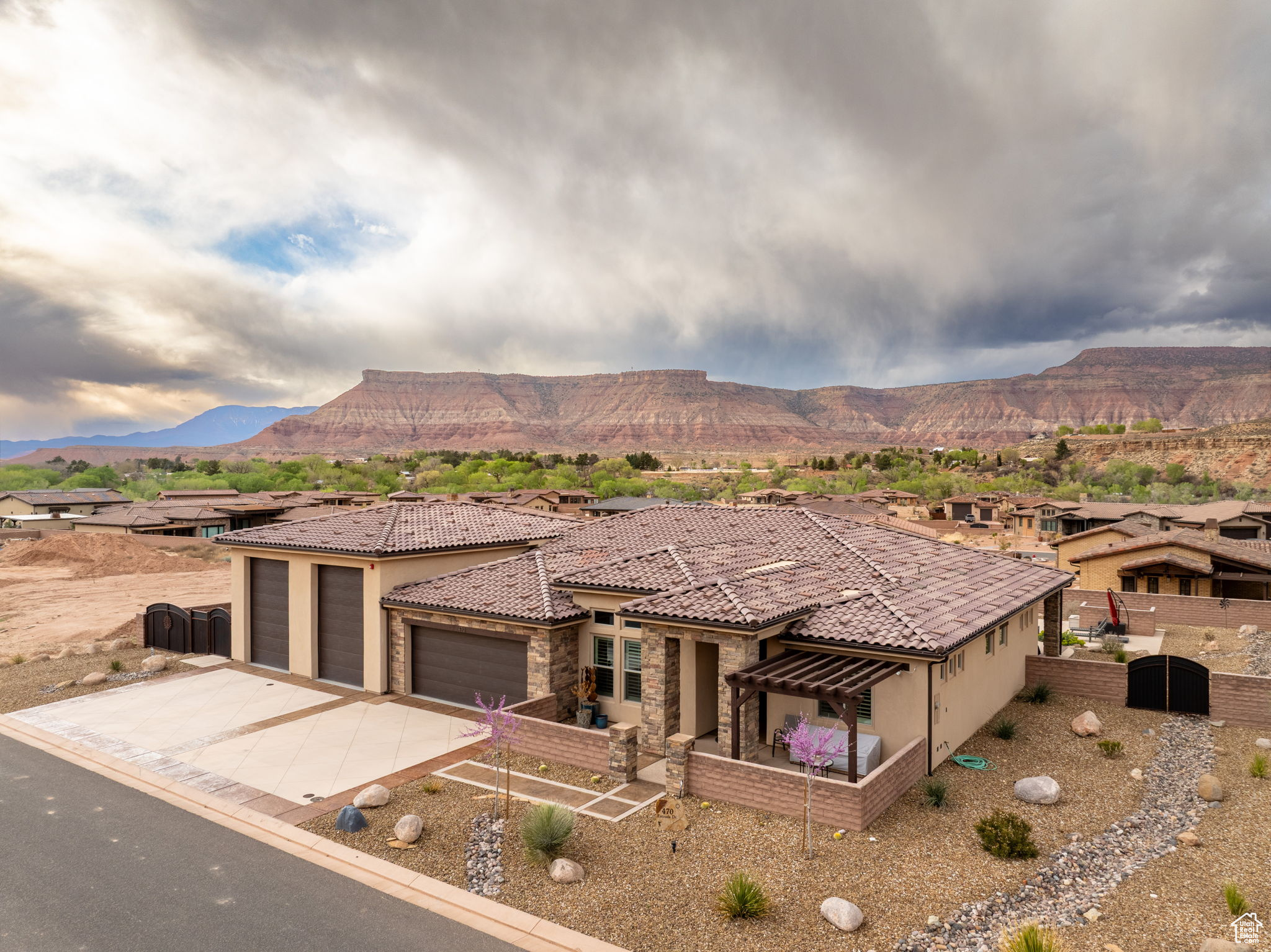 470 E Entrada Dr, Virgin, Utah image 2