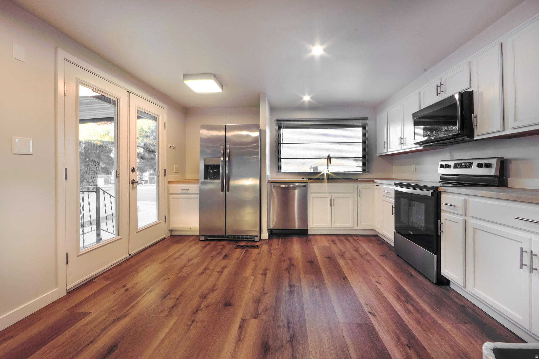 WESTON HAFEN MOBILE HOME EST - Residential