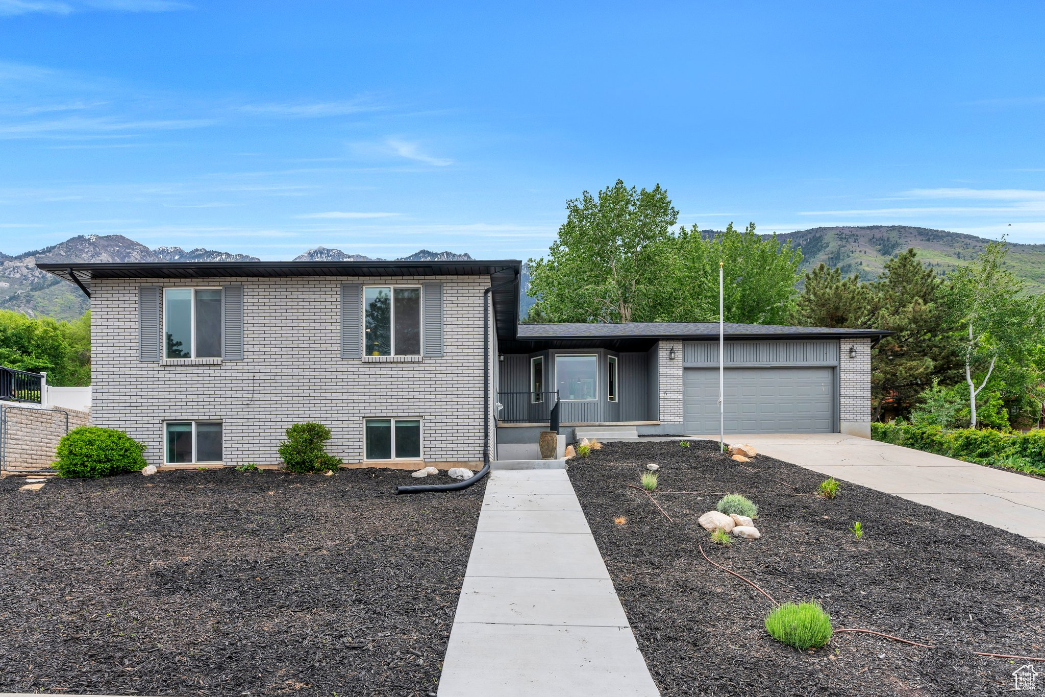 11531 S Hidden Valley Blvd, Sandy, Utah image 2