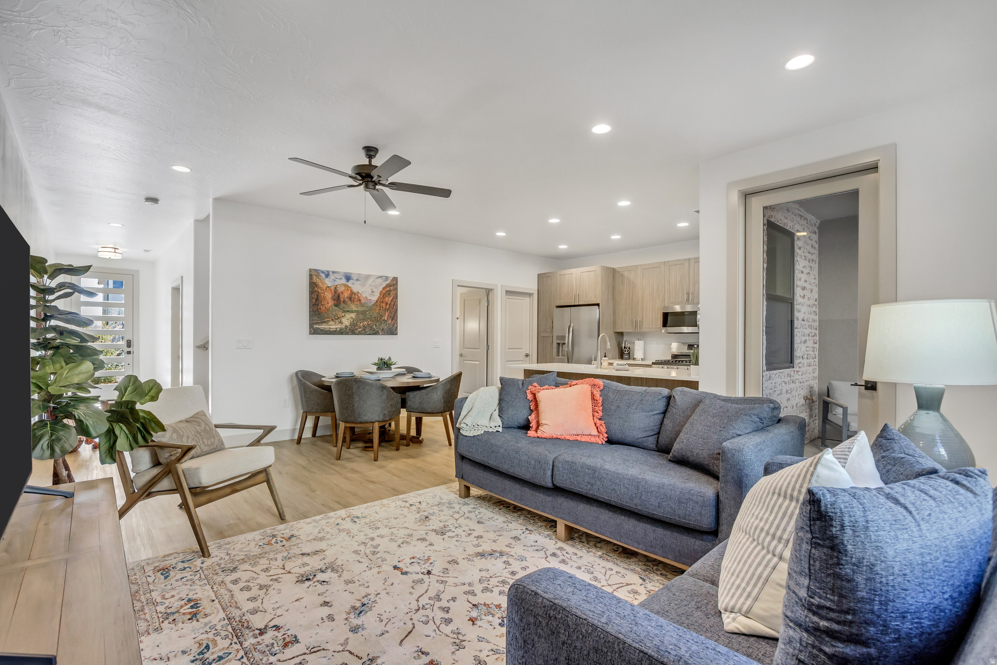 HERITAGE POINTE - Residential