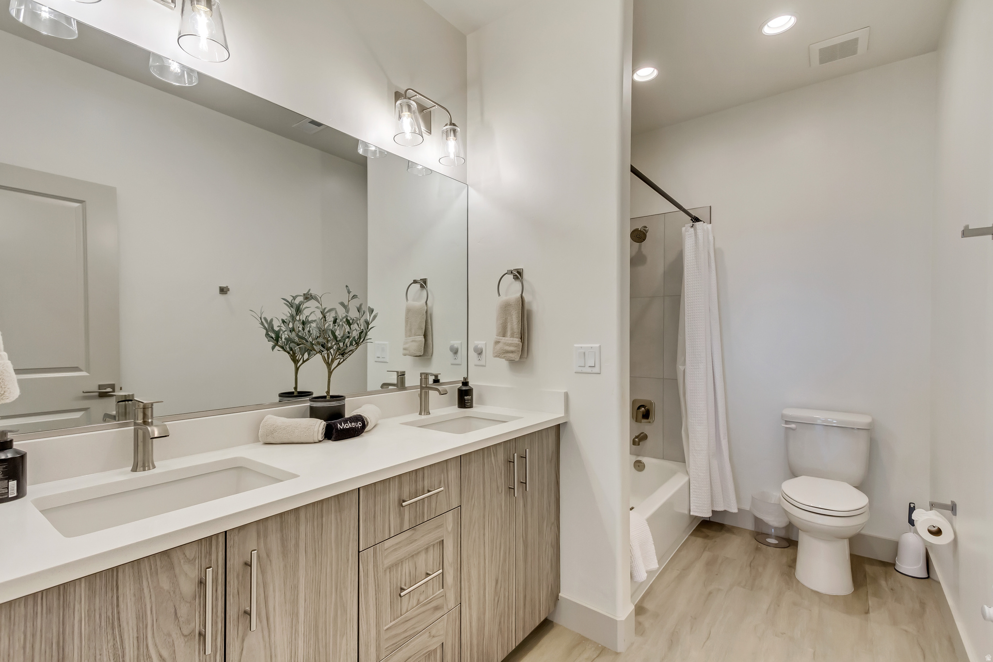 HERITAGE POINTE - Residential