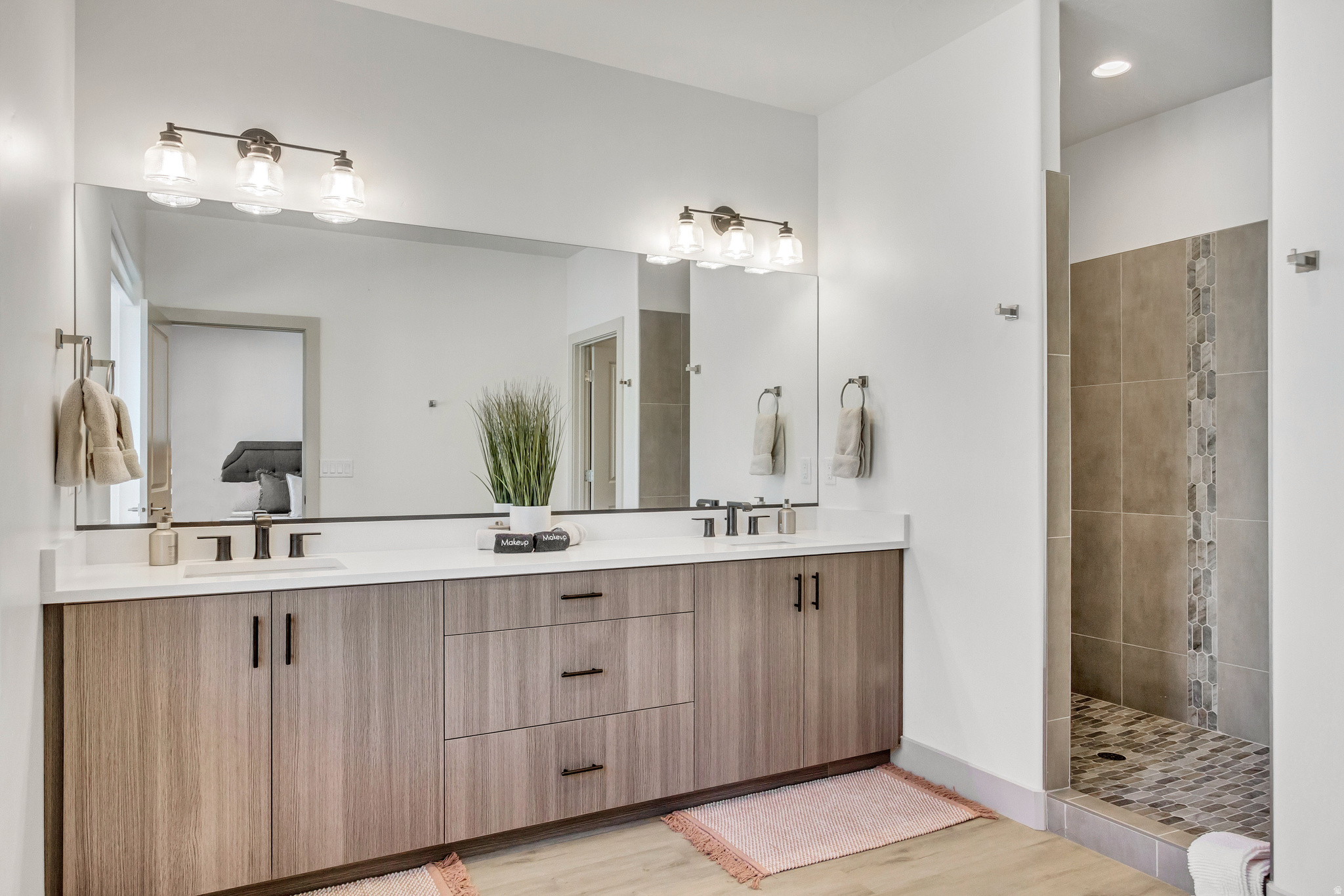 HERITAGE POINTE - Residential