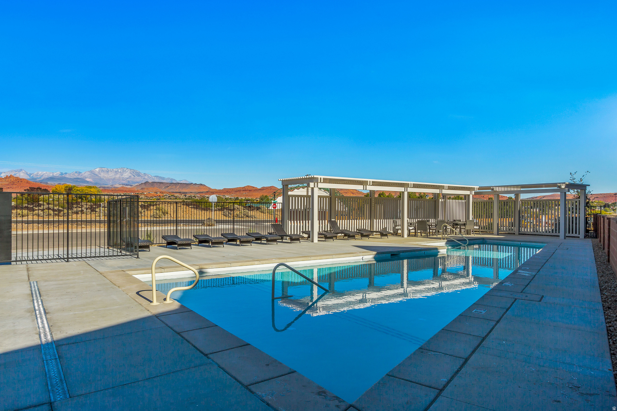 HERITAGE POINTE - Residential