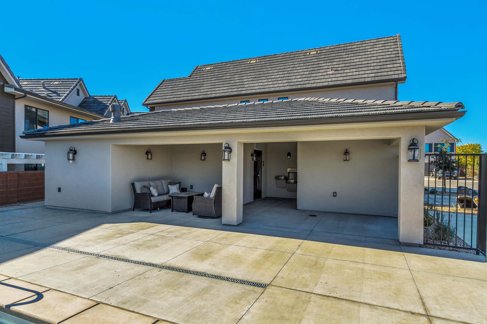 HERITAGE POINTE - Residential