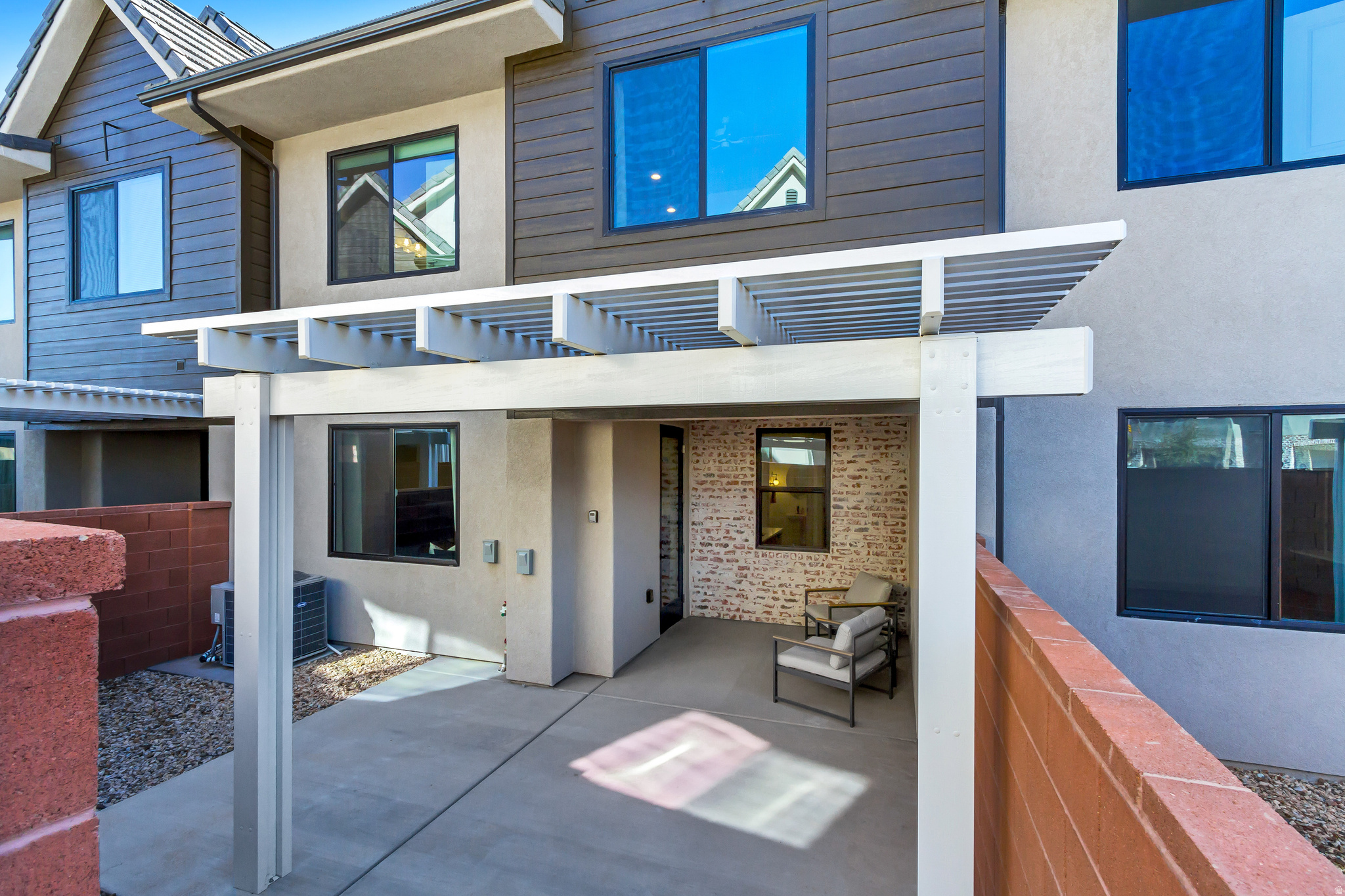 HERITAGE POINTE - Residential