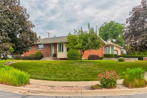 Tiny photo for 306 N 650 E, Kaysville, UT 84037 (MLS # 2173757)