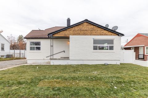 Photo of 860 E ELGIN AVE, Salt Lake City, UT 84106 (MLS # 2125463)