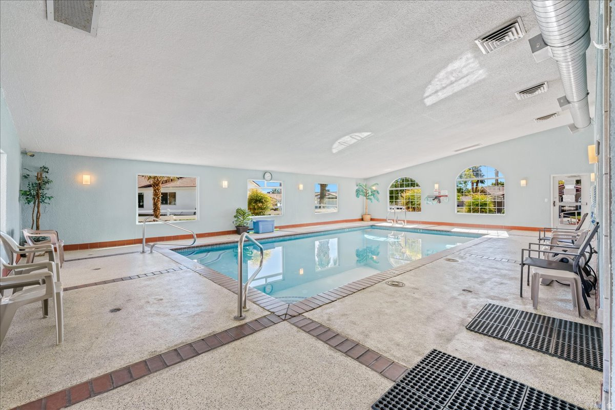 PADRE LAKES TH 1 - Residential