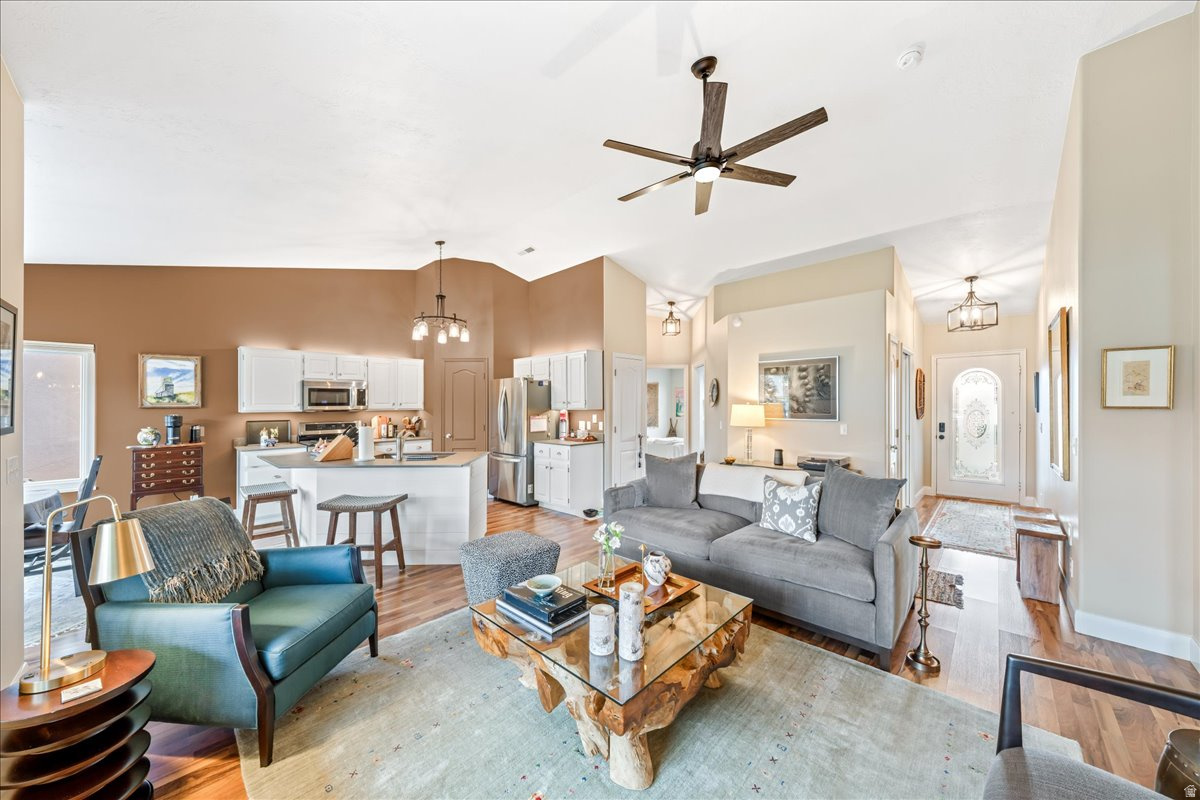 PADRE LAKES TH 1 - Residential