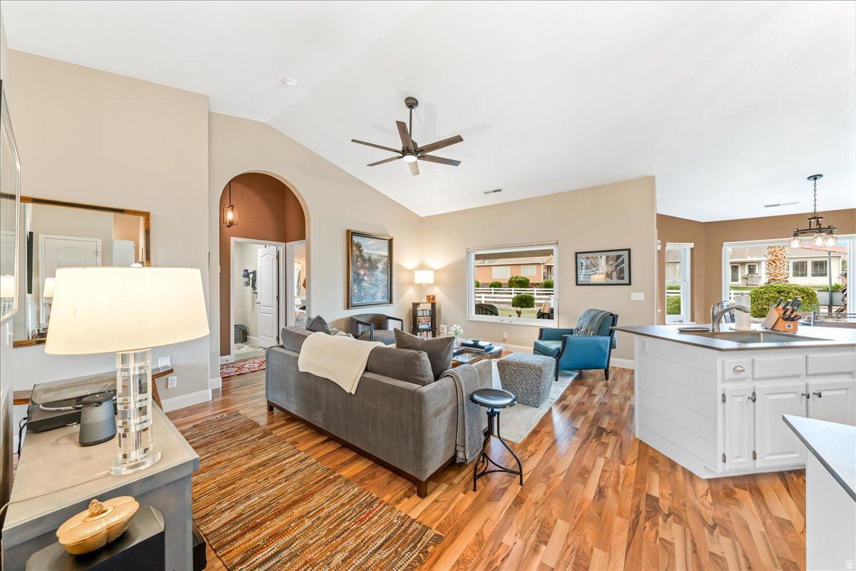 PADRE LAKES TH 1 - Residential