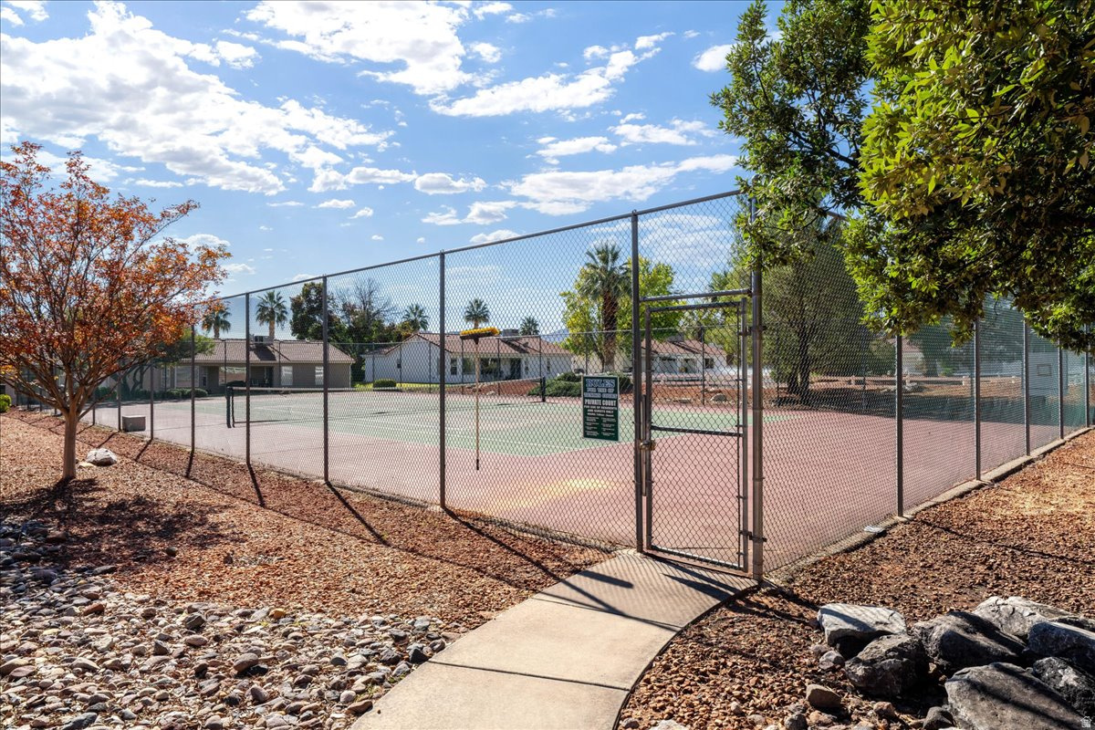 PADRE LAKES TH 1 - Residential