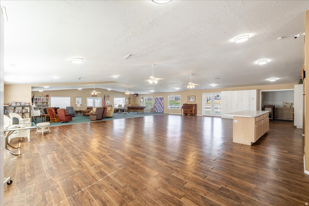 PADRE LAKES TH 1 - Residential