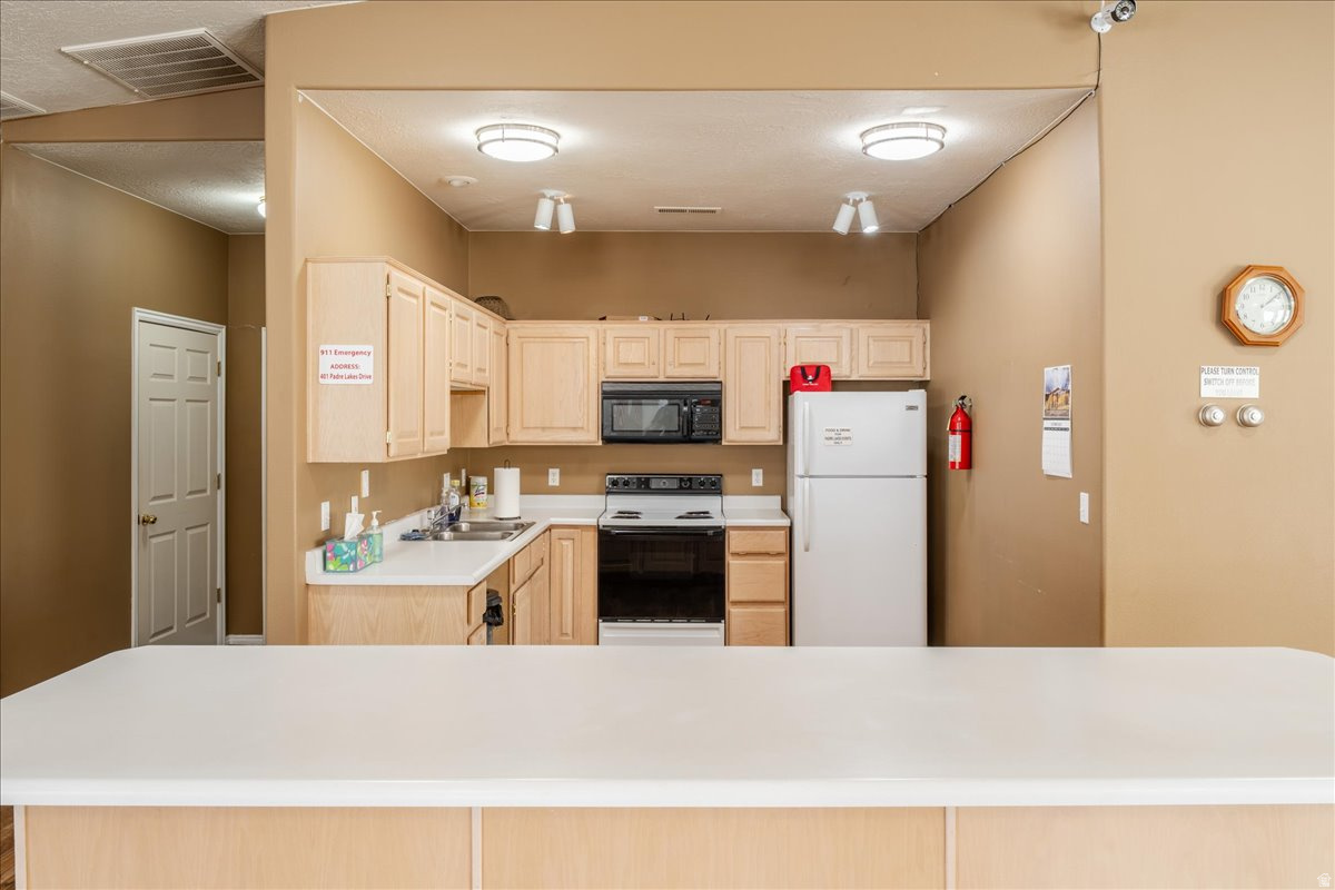 PADRE LAKES TH 1 - Residential