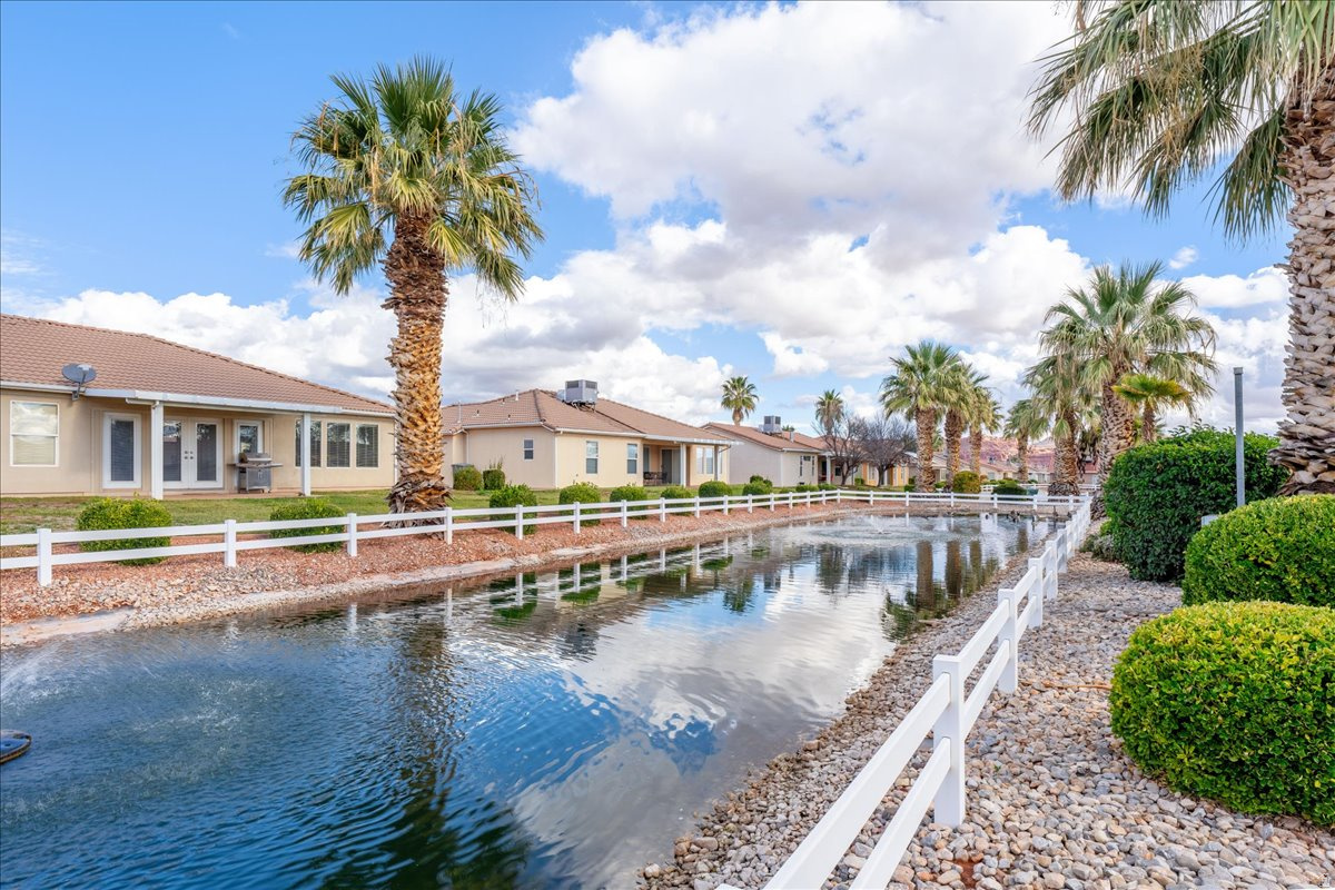 PADRE LAKES TH 1 - Residential