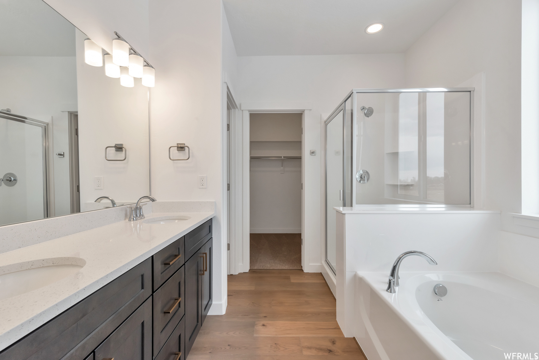 RIVERSIDE ESTATES - Residential