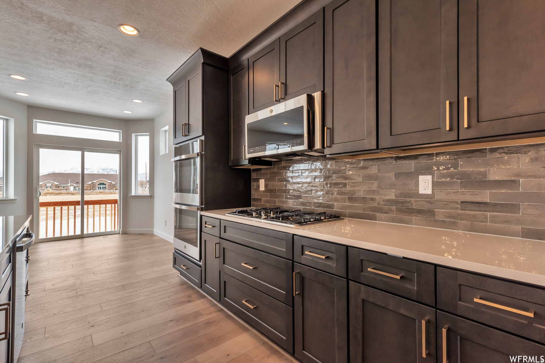 RIVERSIDE ESTATES - Residential