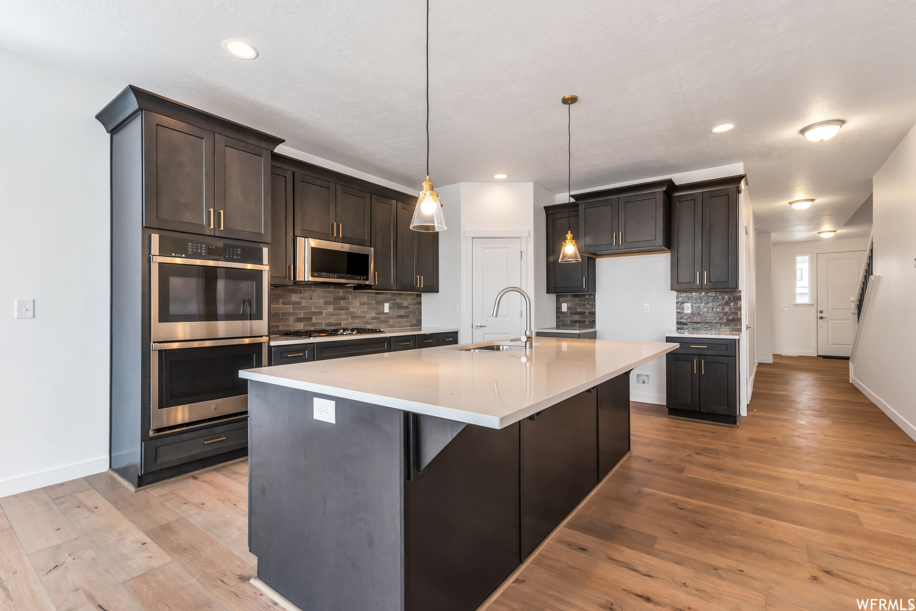 RIVERSIDE ESTATES - Residential