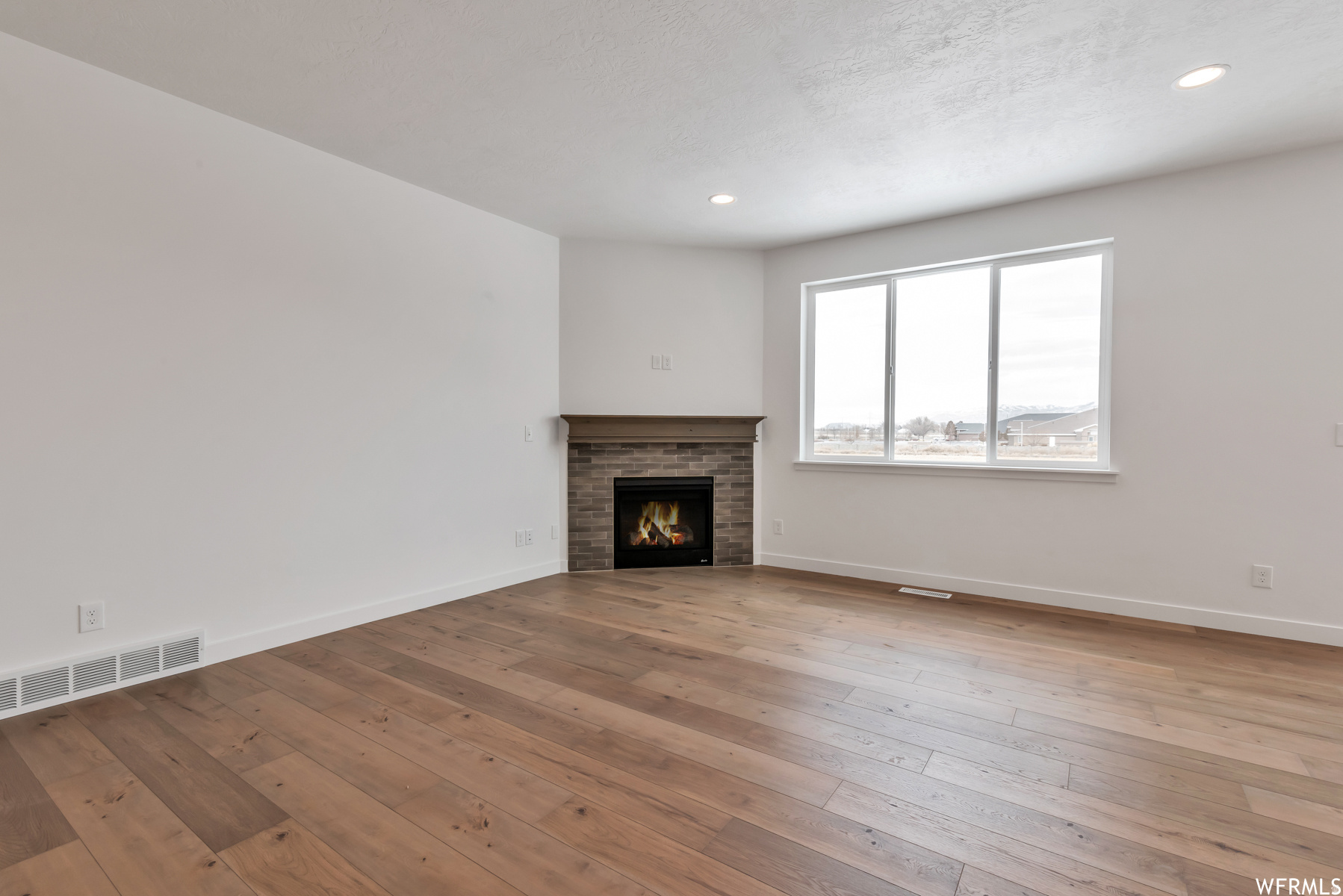 RIVERSIDE ESTATES - Residential