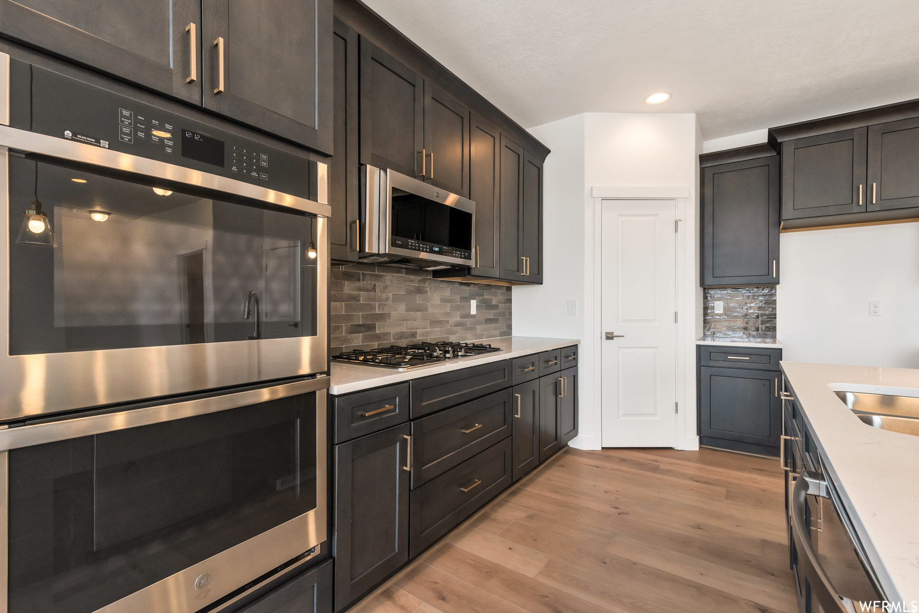 RIVERSIDE ESTATES - Residential