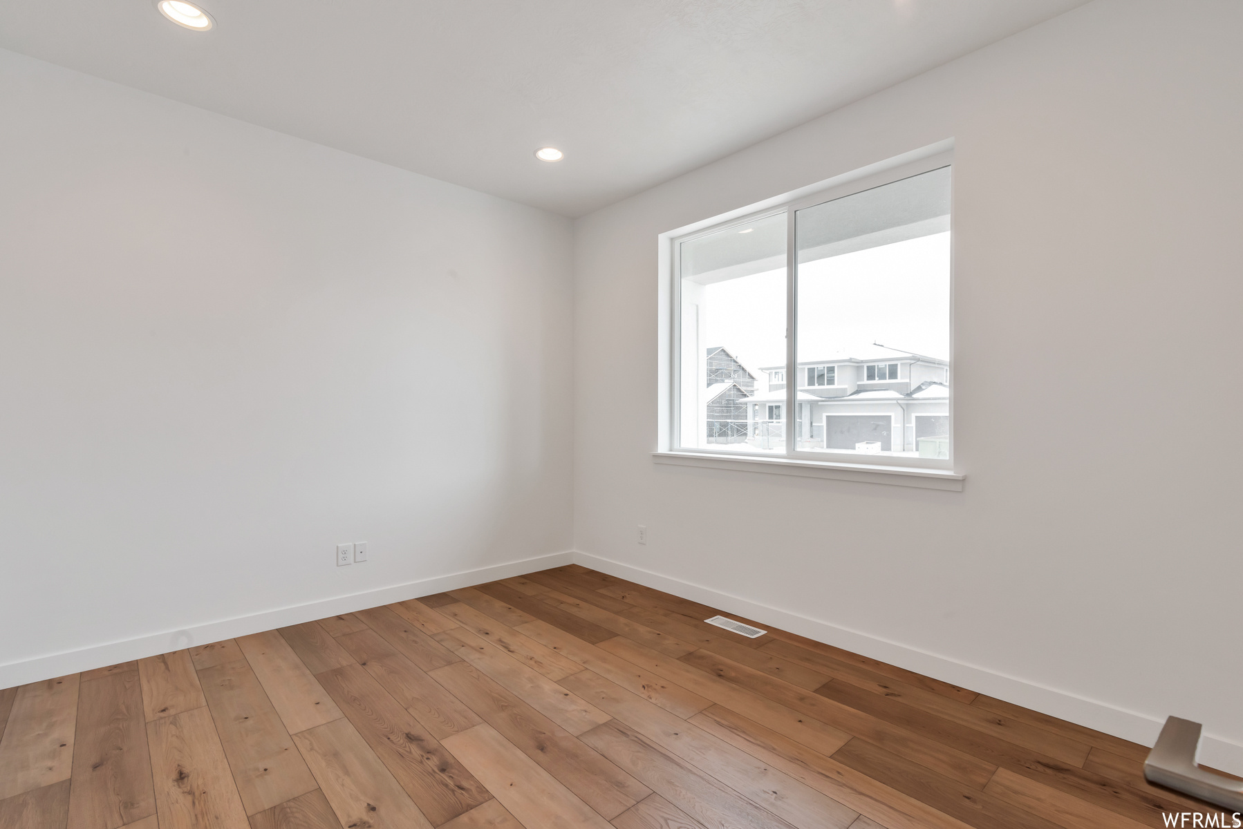 RIVERSIDE ESTATES - Residential