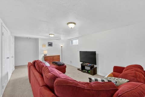 Tiny photo for 422 W 4800 S, Washington Terrace, UT 84405 (MLS # 2129593)