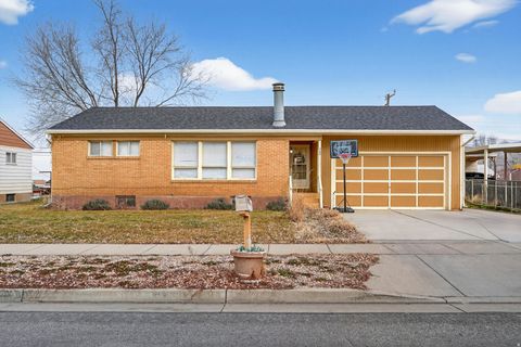 Tiny photo for 422 W 4800 S, Washington Terrace, UT 84405 (MLS # 2129593)
