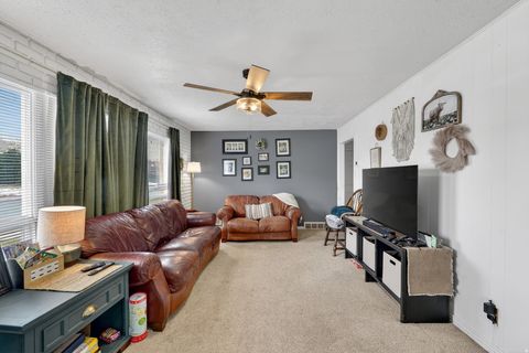 Tiny photo for 422 W 4800 S, Washington Terrace, UT 84405 (MLS # 2129593)