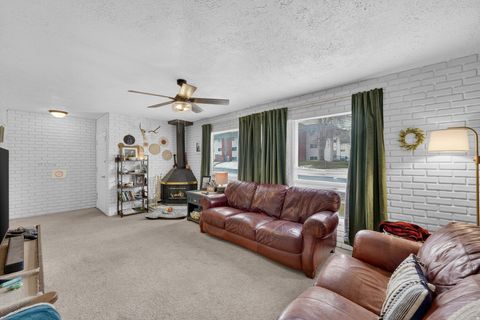 Tiny photo for 422 W 4800 S, Washington Terrace, UT 84405 (MLS # 2129593)