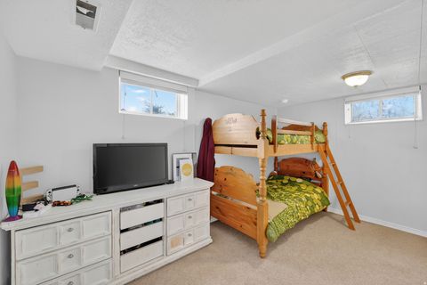 Tiny photo for 422 W 4800 S, Washington Terrace, UT 84405 (MLS # 2129593)