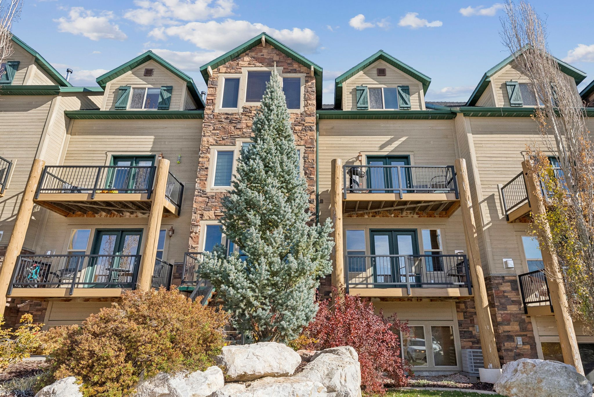 MOOSE HOLLOW - Residential