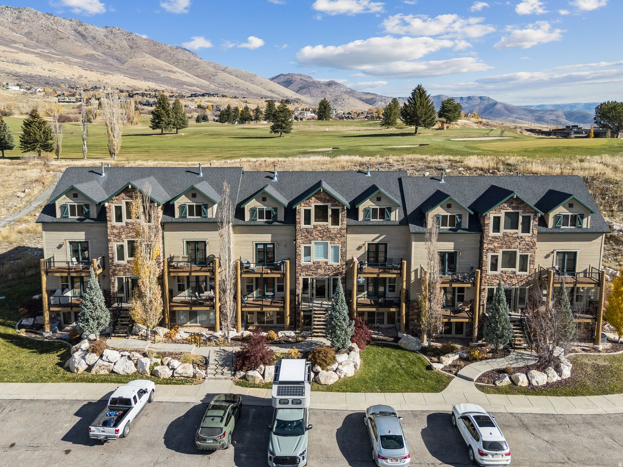 MOOSE HOLLOW - Residential