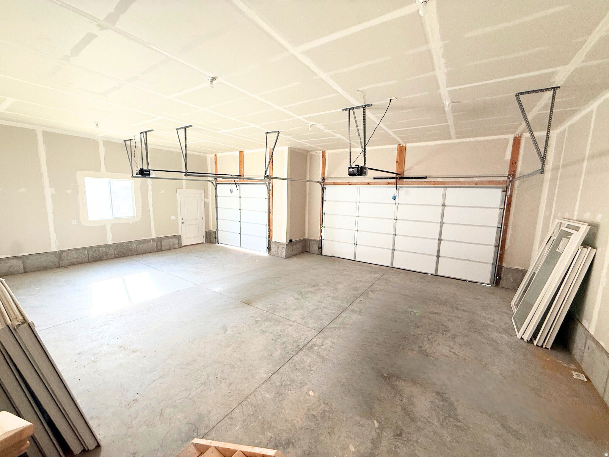 SMITHFIELD RIDGES - Residential