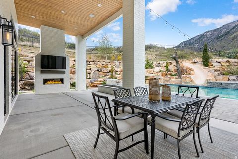 Tiny photo for 11 E CROSS HILL LN, Sandy, UT 84092 (MLS # 2151660)