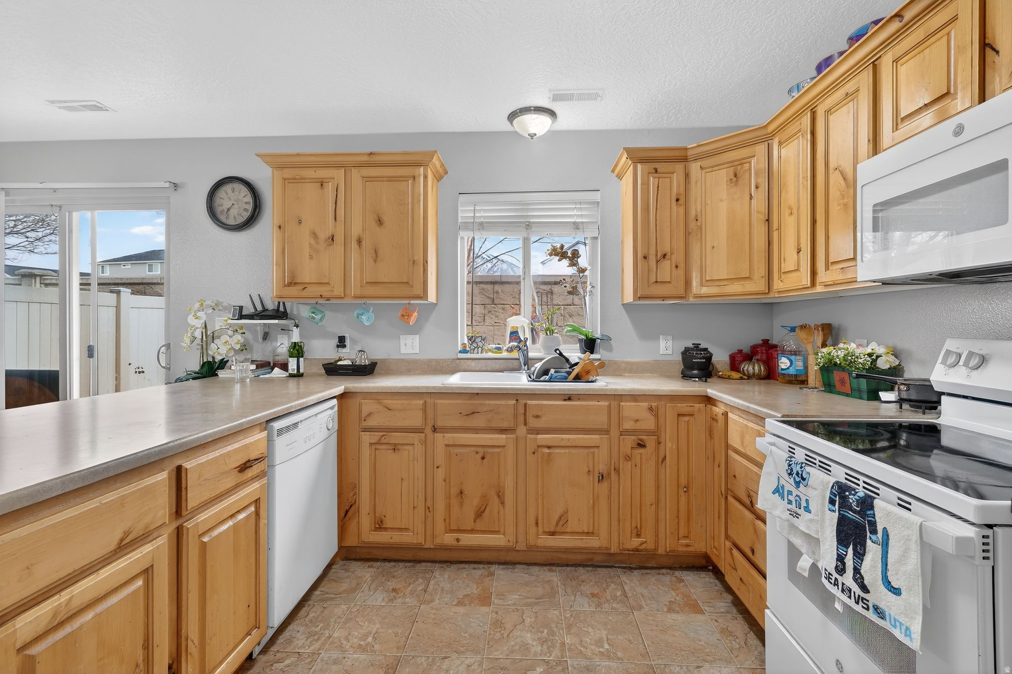 BLACK HORSE - Residential