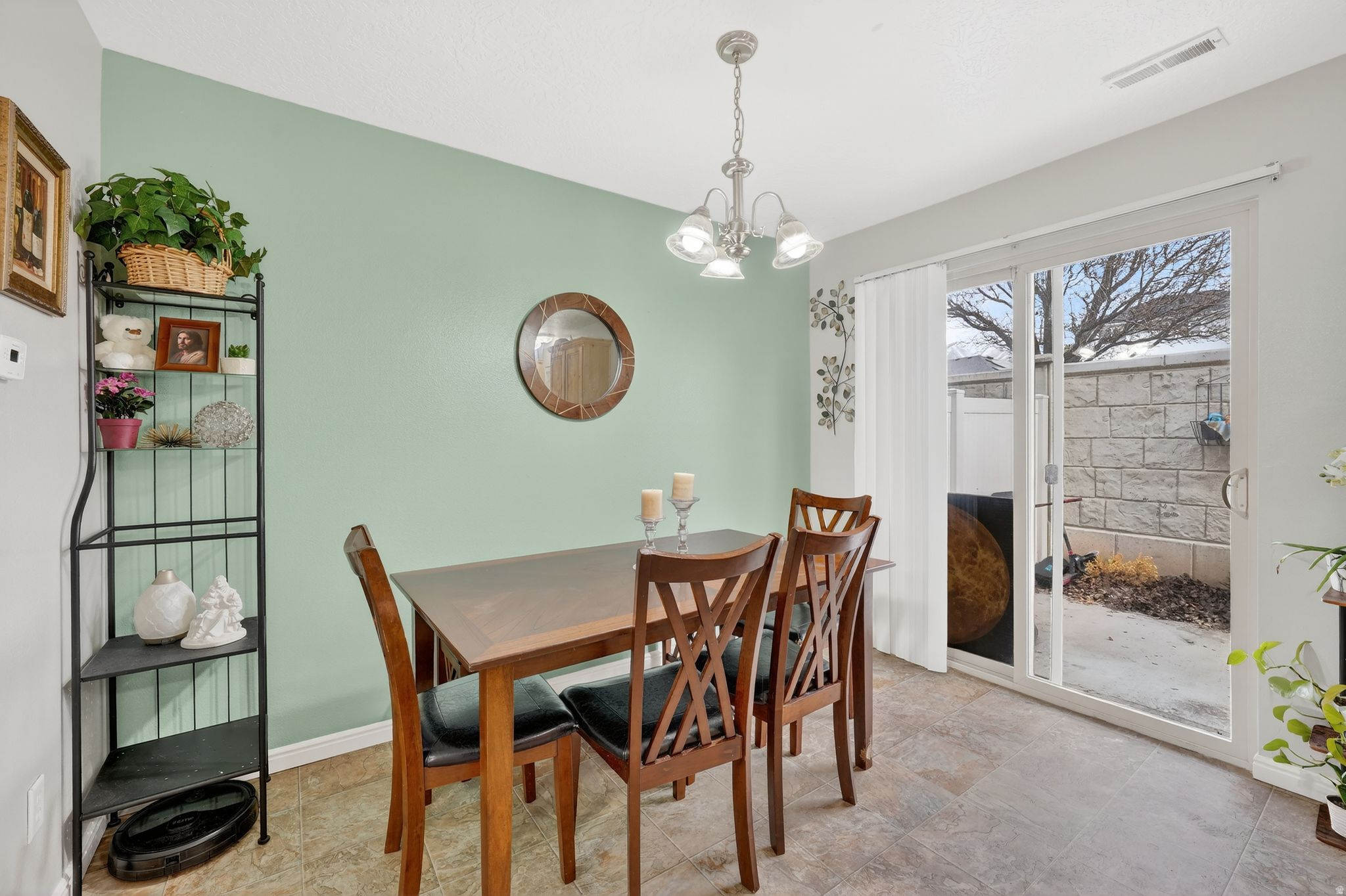 BLACK HORSE - Residential