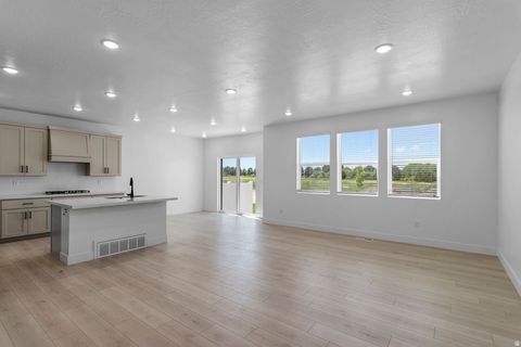 Tiny photo for 2816 W AURORA AVE, Mapleton, UT 84664 (MLS # 2150128)