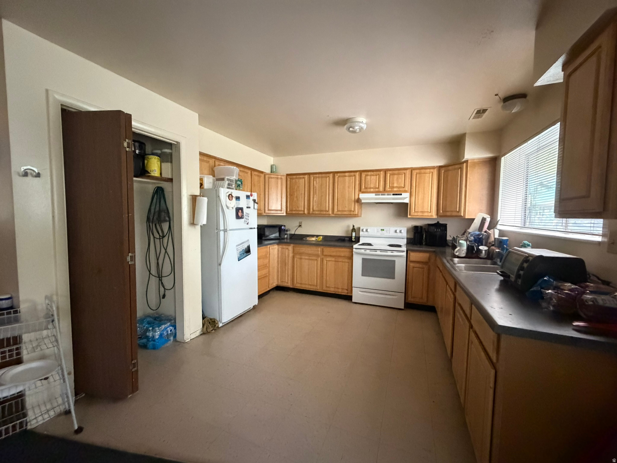 RIVERGROVE PLAT B - Residential Income